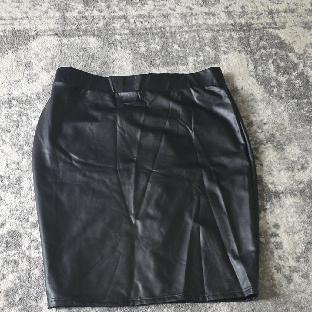 Torrid Black Pencil Skirt Knee-Length for Night Out